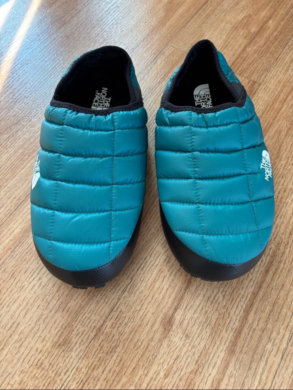 The North Face Womens Thermoball Slippers Size 9